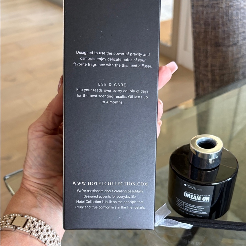Hotel Collection signature set Black Reed Diffuser - Picture 3 of 4